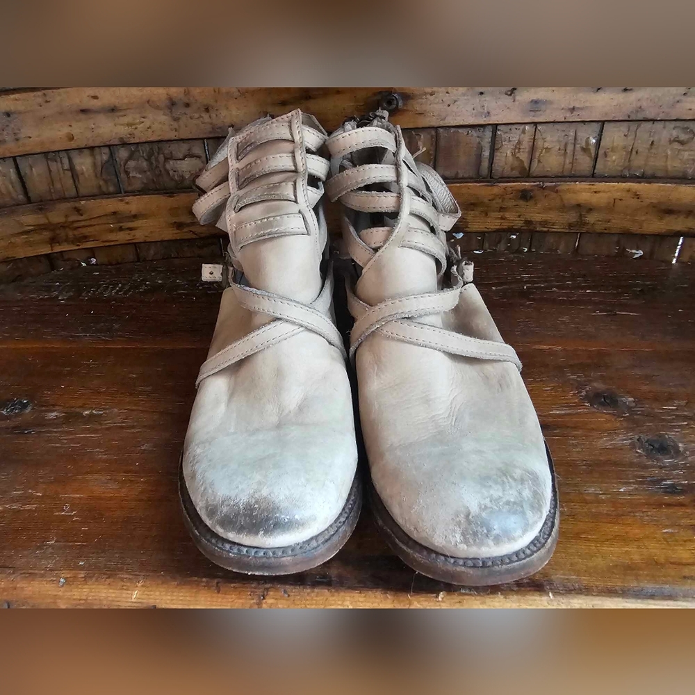 Freebird Stair Bootie Size 10 - Picture 7 of 9